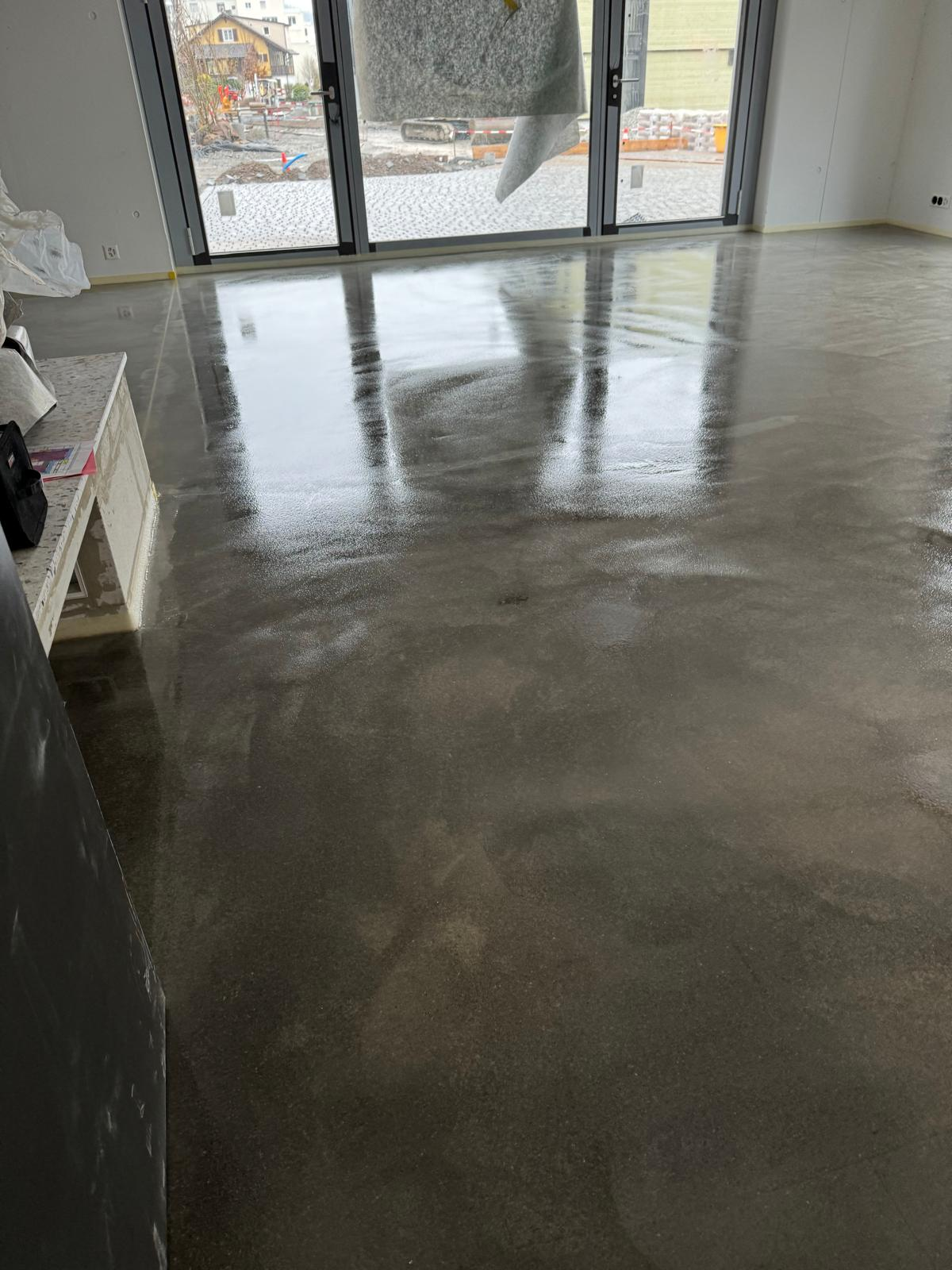 Garage vor der professionellen Bodenbeschichtung